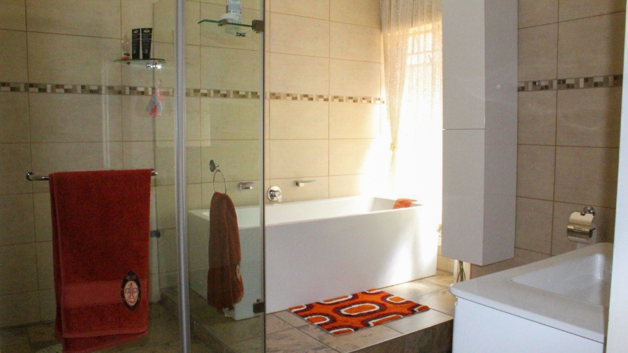 3 Bedroom Property for Sale in Lindequesdrif North West